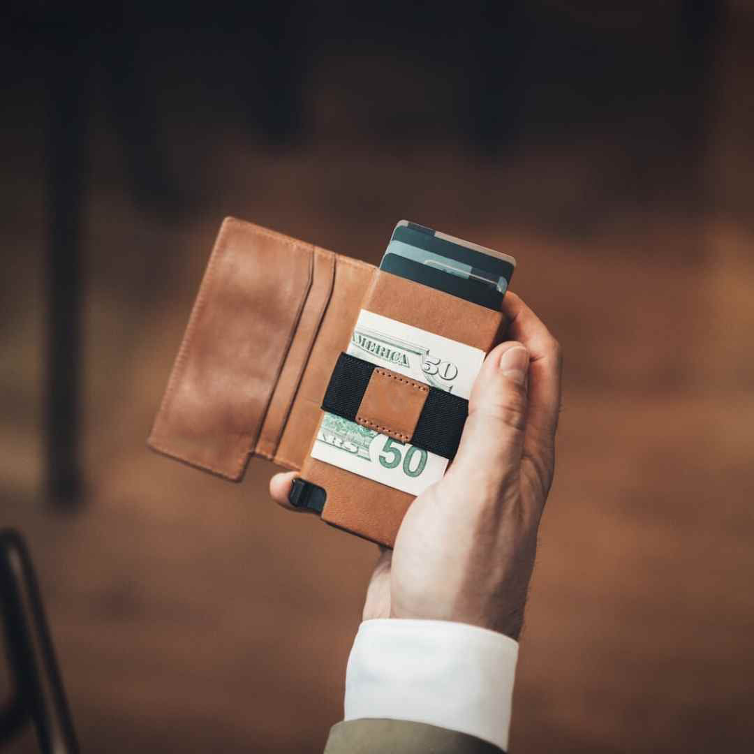 Leon Smart Wallet