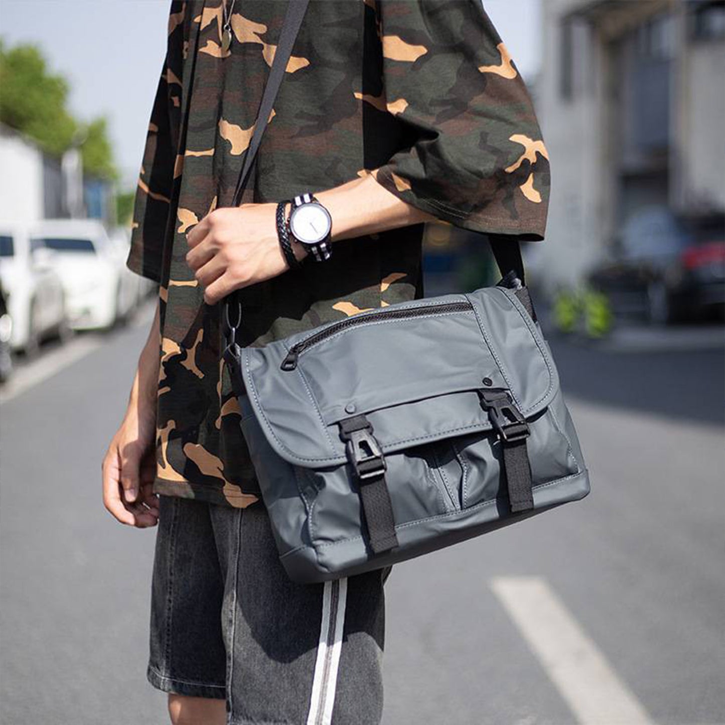 Multifunctional Men's Shoulder Bag