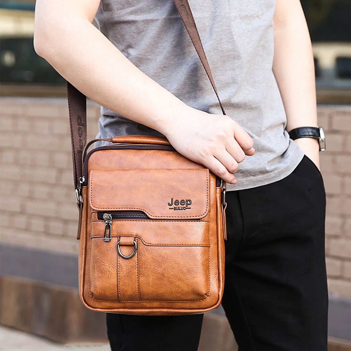 Urban Voyager Messenger Bag