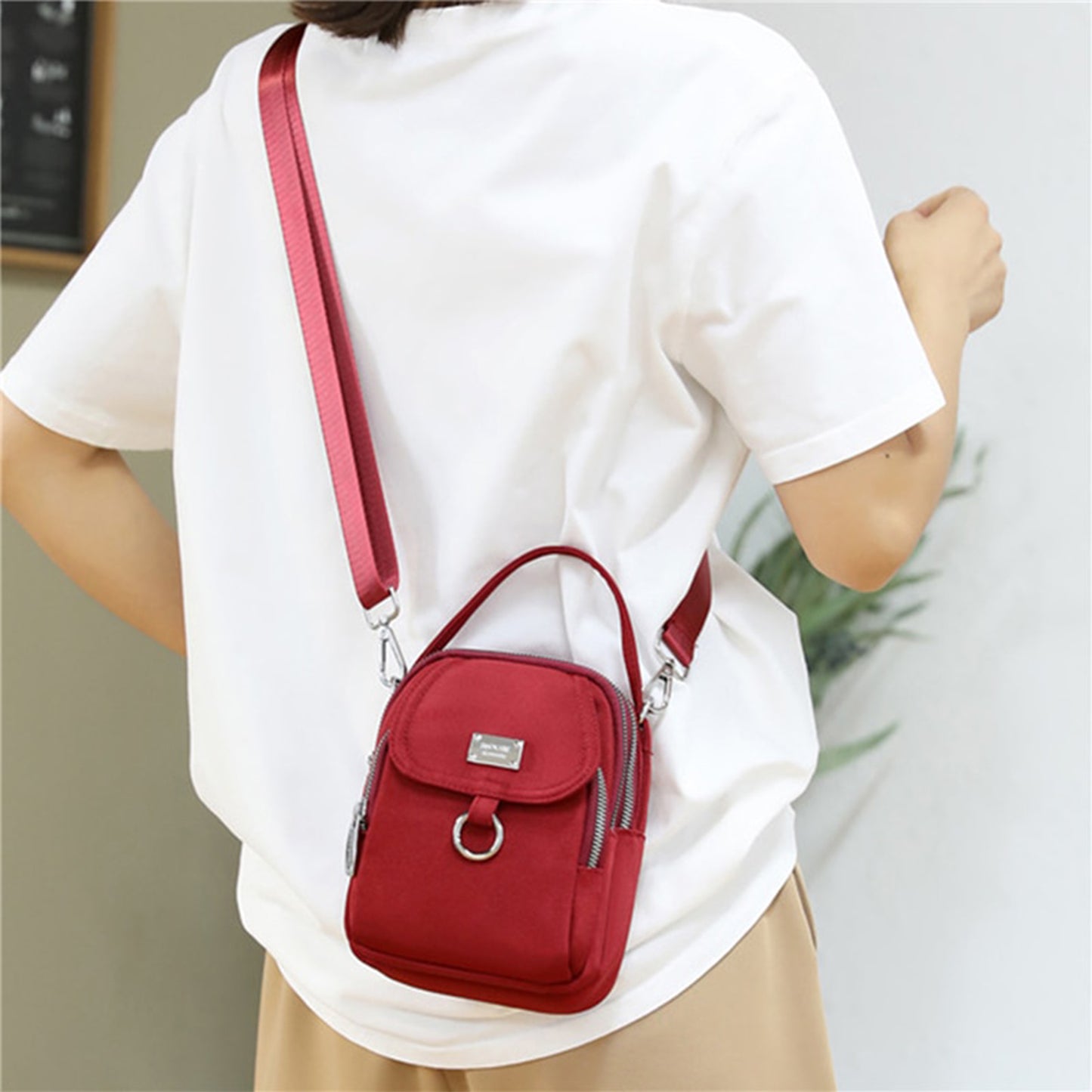 Everyday Chic Sling Bag