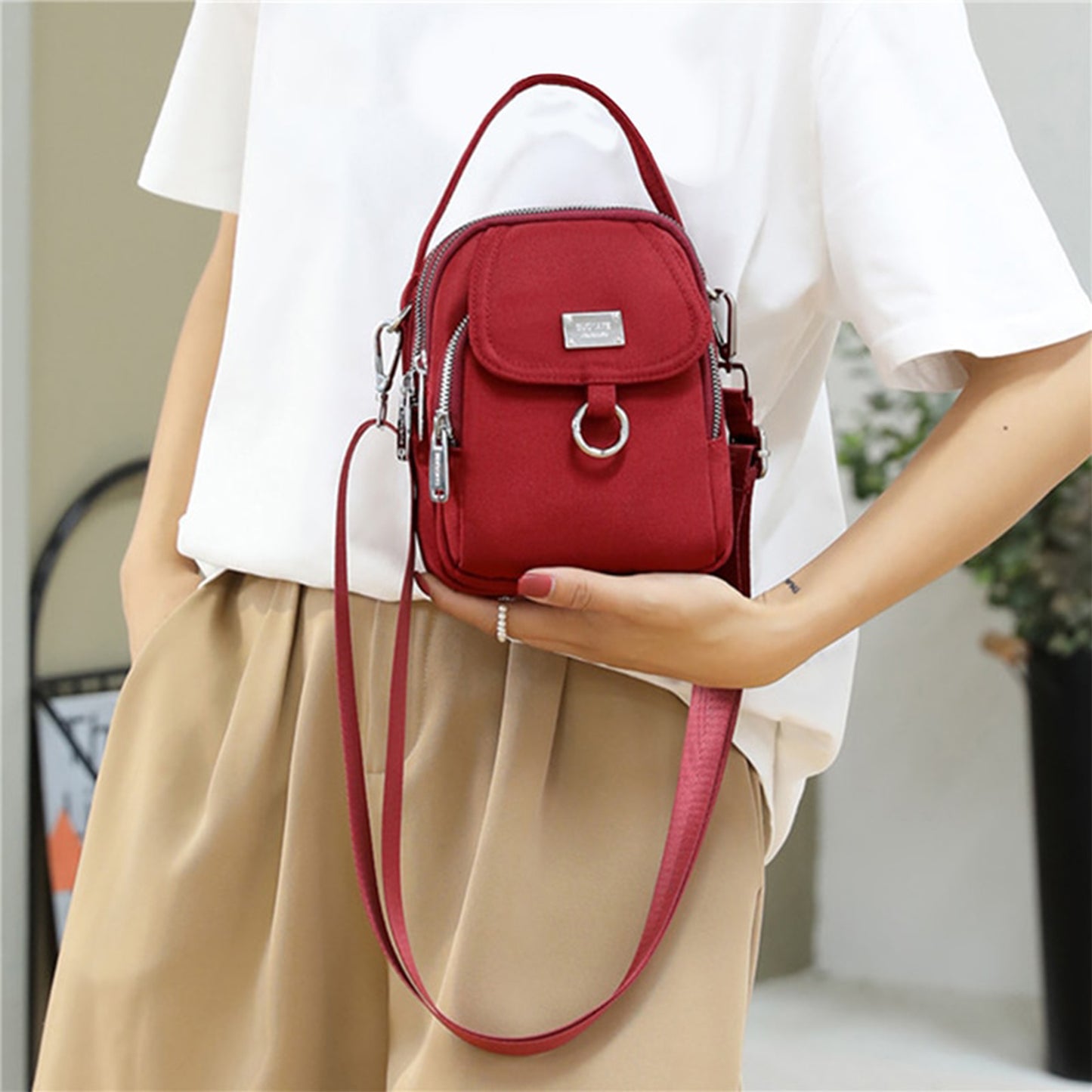 Everyday Chic Sling Bag