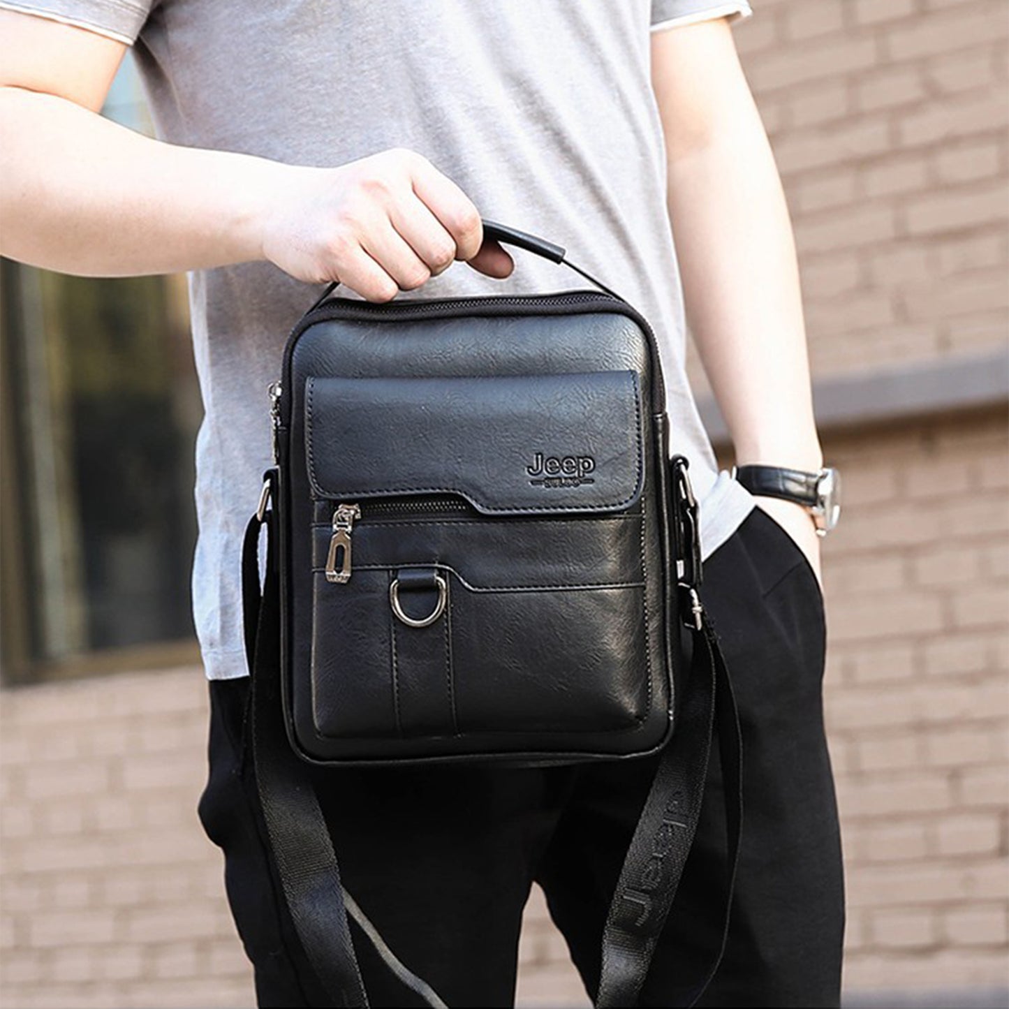 Urban Voyager Messenger Bag